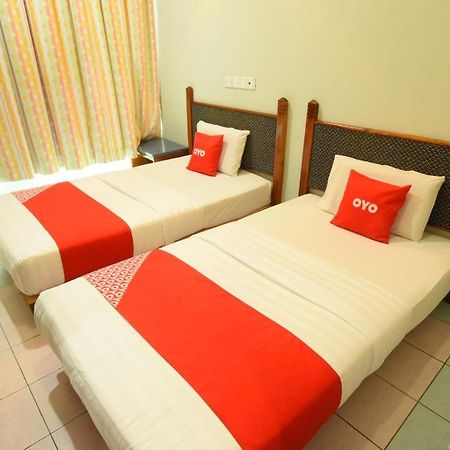 Oyo 89642 Highway Inn Mukah Eksteriør billede
