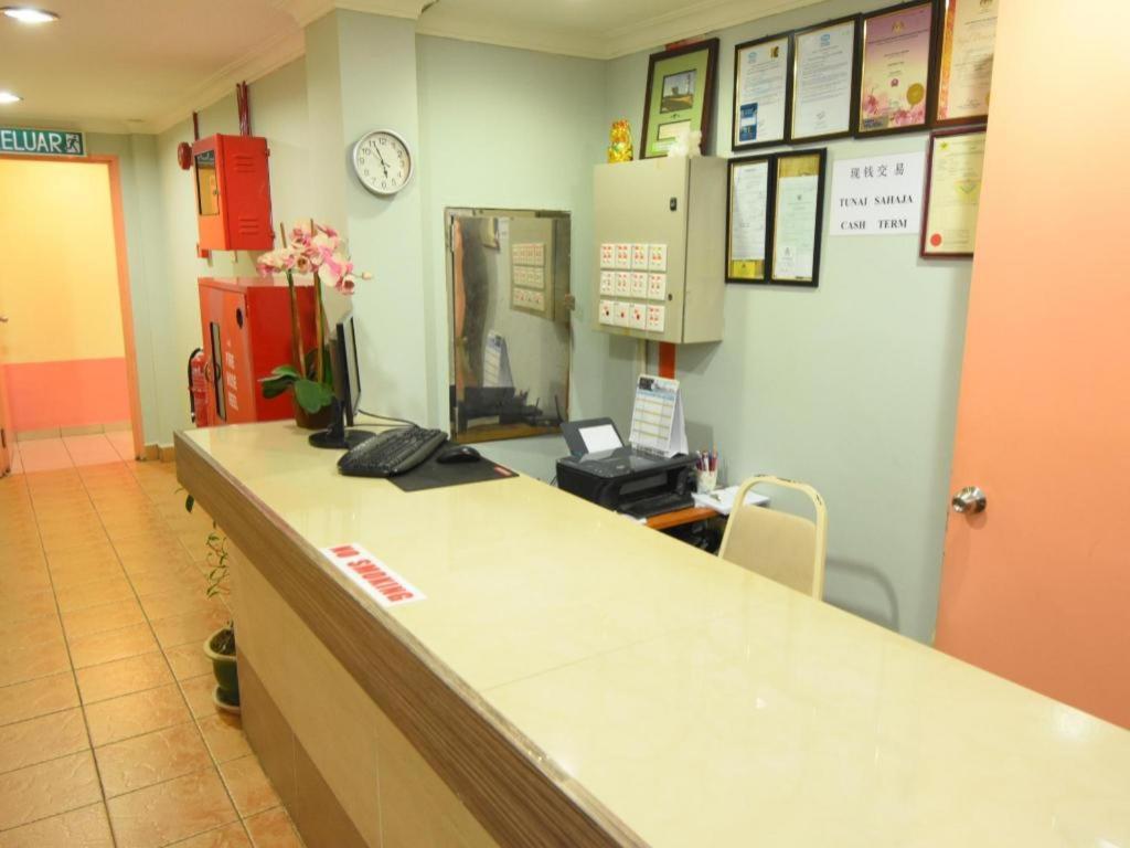 Oyo 89642 Highway Inn Mukah Eksteriør billede
