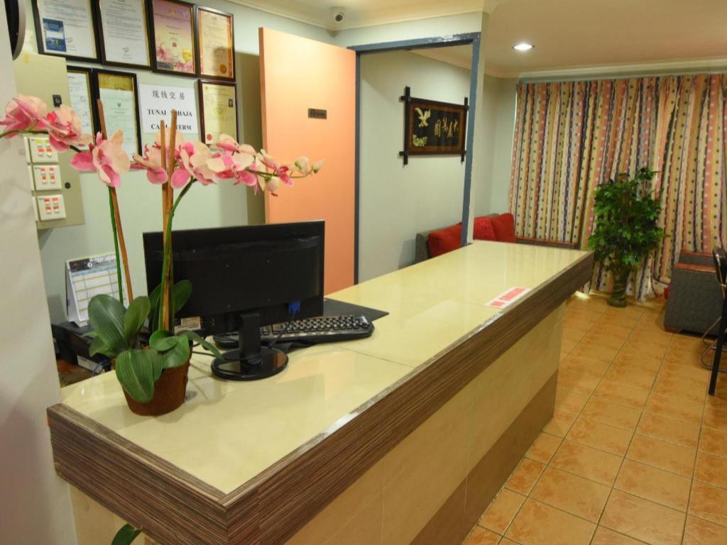 Oyo 89642 Highway Inn Mukah Eksteriør billede